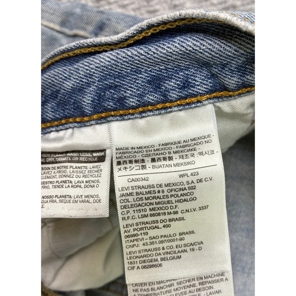 Levis 501 Mens Jeans 33x32 Light Wash Distressed Ripped Button Fly 00501-0193
